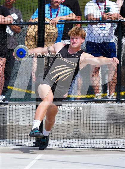 Thumbnail 2 in CHSAA 4A Final (Discus) photogallery.