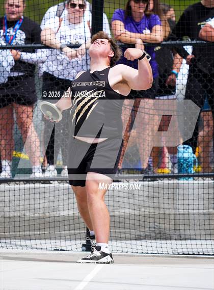 Thumbnail 2 in CHSAA 4A Final (Discus) photogallery.