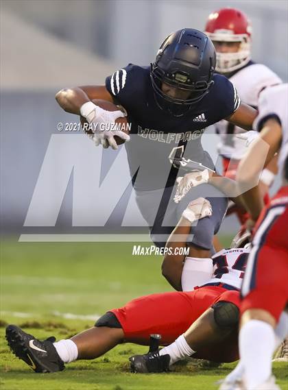 Thumbnail 3 in Sanger vs. Clovis East photogallery.