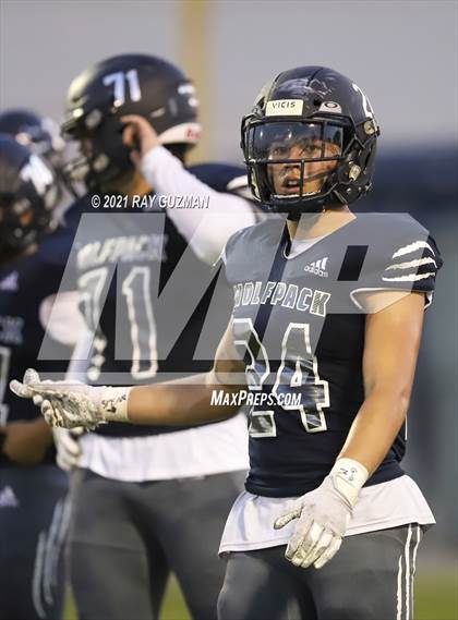 Thumbnail 3 in Sanger vs. Clovis East photogallery.