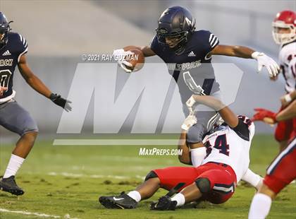Thumbnail 2 in Sanger vs. Clovis East photogallery.