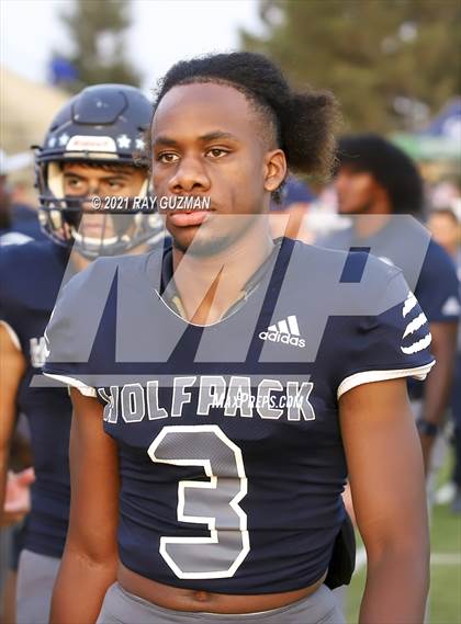 Thumbnail 1 in Sanger vs. Clovis East photogallery.