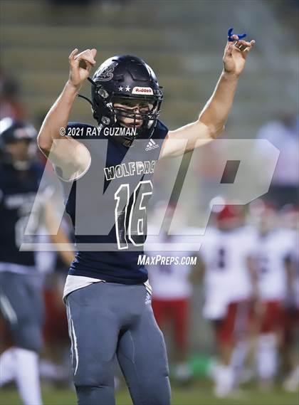 Thumbnail 3 in Sanger vs. Clovis East photogallery.