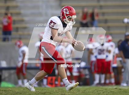 Thumbnail 2 in Sanger vs. Clovis East photogallery.