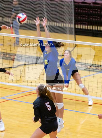 Thumbnail 1 in Churchill vs. Clemens  photogallery.