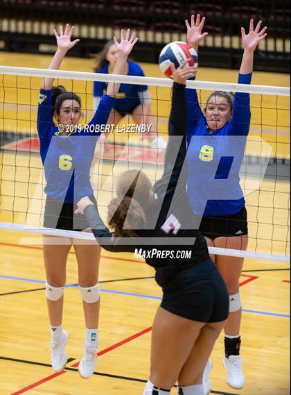 Thumbnail 3 in Churchill vs. Clemens  photogallery.