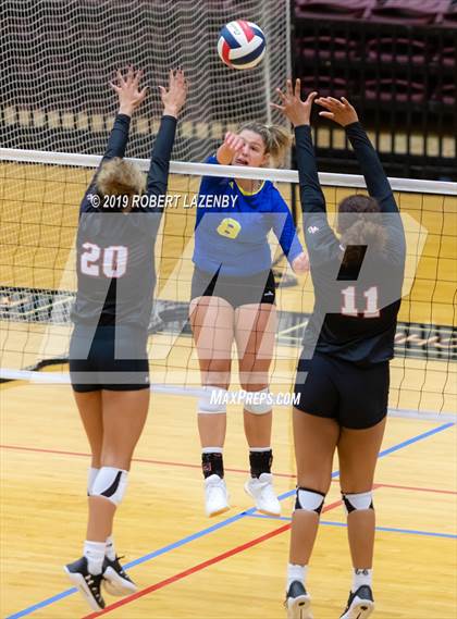 Thumbnail 2 in Churchill vs. Clemens  photogallery.