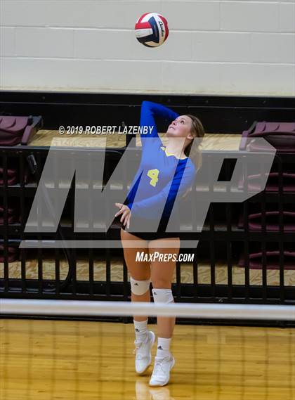 Thumbnail 1 in Churchill vs. Clemens  photogallery.