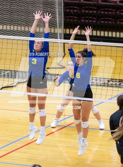 Thumbnail 1 in Churchill vs. Clemens  photogallery.