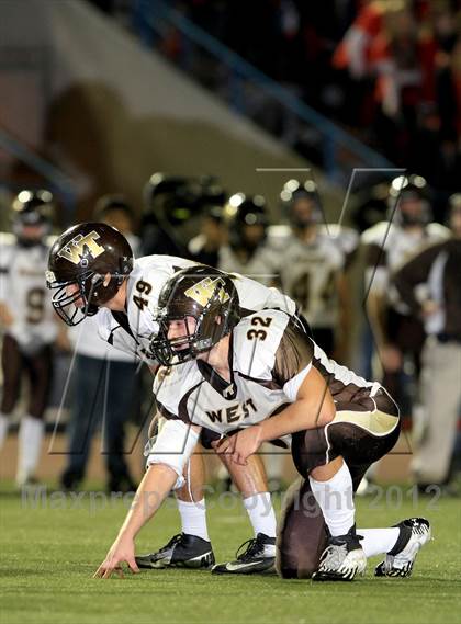 Thumbnail 3 in Palos Verdes v West Torrance (CIF SS Northern Division Final) photogallery.