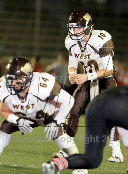 Thumbnail 1 in Palos Verdes v West Torrance (CIF SS Northern Division Final) photogallery.