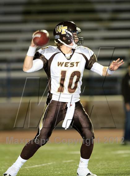 Thumbnail 2 in Palos Verdes v West Torrance (CIF SS Northern Division Final) photogallery.