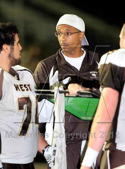 Thumbnail 2 in Palos Verdes v West Torrance (CIF SS Northern Division Final) photogallery.