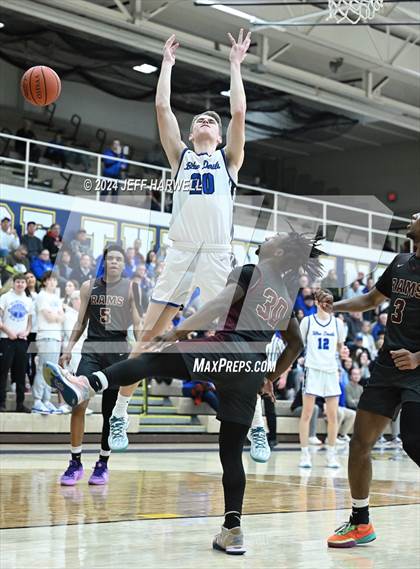 Thumbnail 2 in Brunswick vs. Garfield Community Learning Center (OHSAA D1 District Semifinal) photogallery.