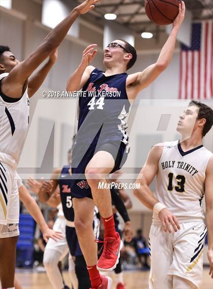 Thumbnail 2 in Holy Trinity Episcopal vs. Windermere Prep (First Academy Shootout) photogallery.