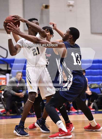 Thumbnail 3 in Holy Trinity Episcopal vs. Windermere Prep (First Academy Shootout) photogallery.