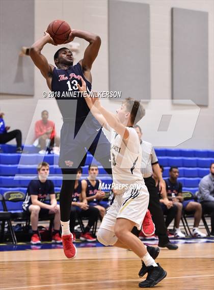 Thumbnail 3 in Holy Trinity Episcopal vs. Windermere Prep (First Academy Shootout) photogallery.