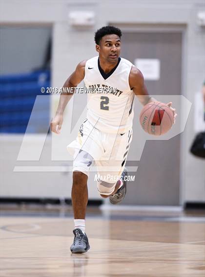 Thumbnail 2 in Holy Trinity Episcopal vs. Windermere Prep (First Academy Shootout) photogallery.
