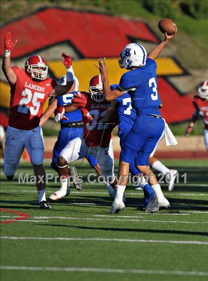 Thumbnail 2 in Bingham vs. Orange Lutheran (Mission Viejo Football Classic) photogallery.