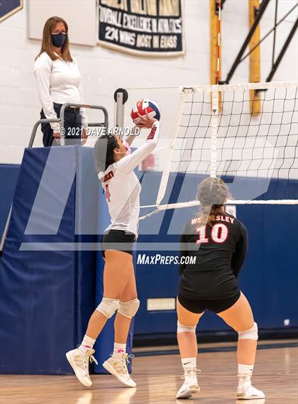 Thumbnail 1 in Wellesley @ Needham photogallery.