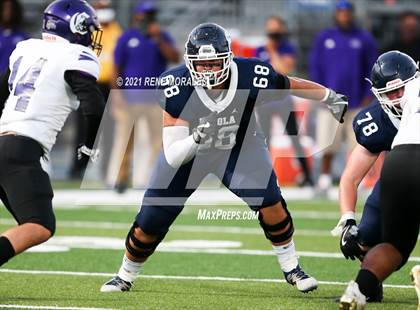 Thumbnail 2 in Cathedral vs Loyola photogallery.