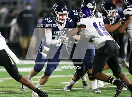 Thumbnail 2 in Cathedral vs Loyola photogallery.