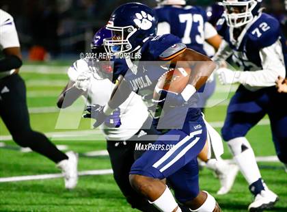 Thumbnail 3 in Cathedral vs Loyola photogallery.