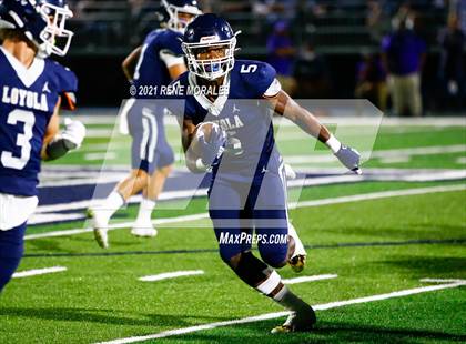 Thumbnail 3 in Cathedral vs Loyola photogallery.