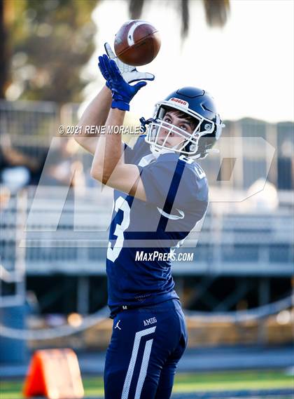 Thumbnail 3 in Cathedral vs Loyola photogallery.