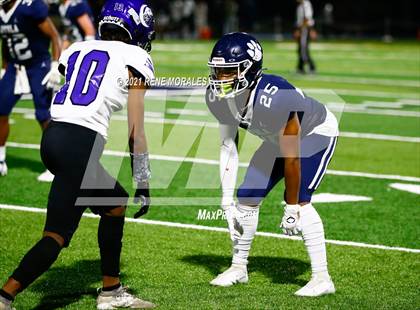 Thumbnail 3 in Cathedral vs Loyola photogallery.