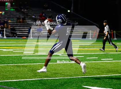 Thumbnail 2 in Cathedral vs Loyola photogallery.