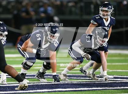 Thumbnail 3 in Cathedral vs Loyola photogallery.