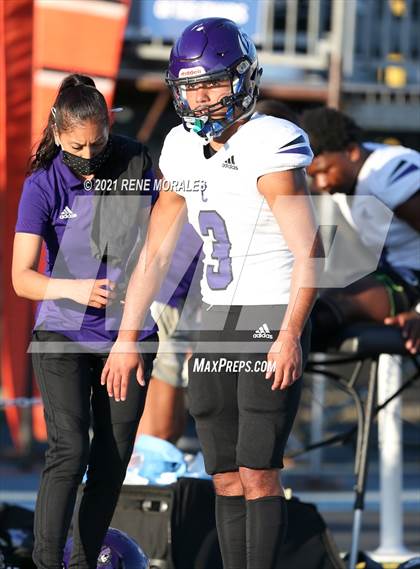 Thumbnail 1 in Cathedral vs Loyola photogallery.