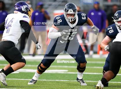 Thumbnail 3 in Cathedral vs Loyola photogallery.
