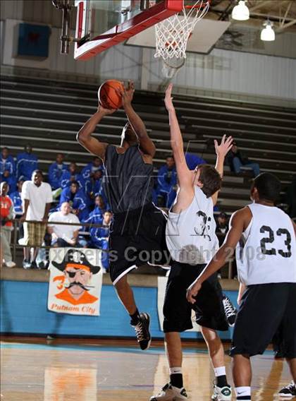 Thumbnail 2 in Lancaster vs Bishop McGuinness (Texas-Oklahoma Shootout) photogallery.