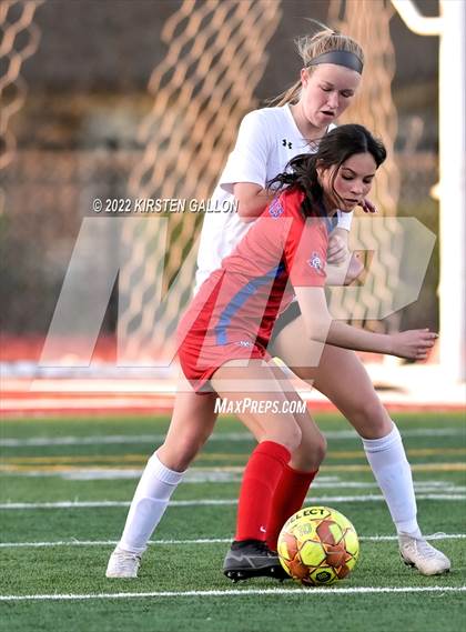 Thumbnail 1 in Carter-Riverside vs. Kennedale (UIL 4A Bi-District Playoff) photogallery.