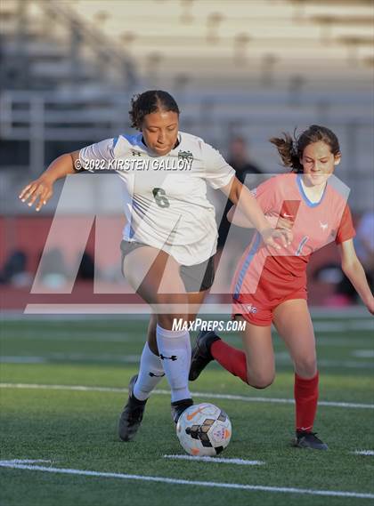 Thumbnail 2 in Carter-Riverside vs. Kennedale (UIL 4A Bi-District Playoff) photogallery.