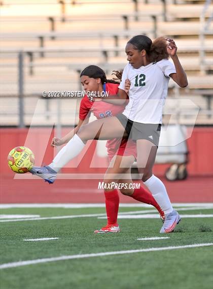 Thumbnail 2 in Carter-Riverside vs. Kennedale (UIL 4A Bi-District Playoff) photogallery.