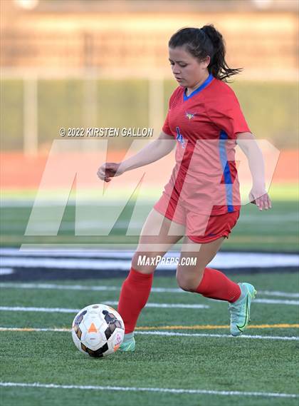 Thumbnail 3 in Carter-Riverside vs. Kennedale (UIL 4A Bi-District Playoff) photogallery.