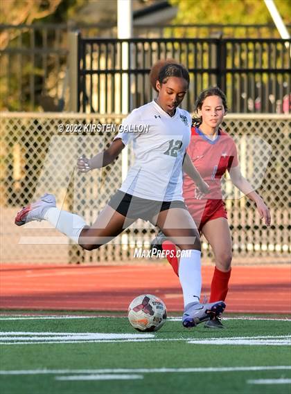 Thumbnail 2 in Carter-Riverside vs. Kennedale (UIL 4A Bi-District Playoff) photogallery.