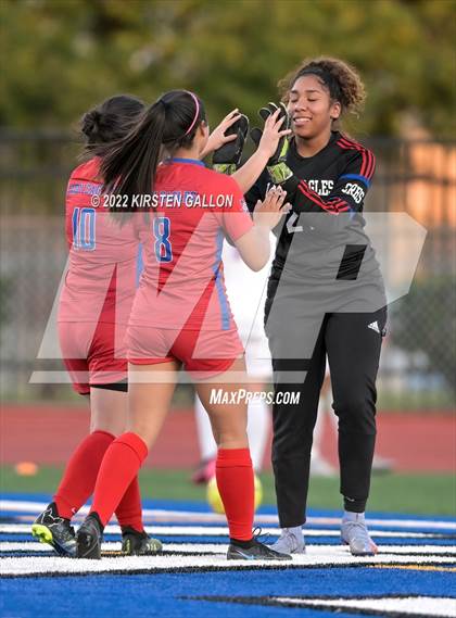 Thumbnail 2 in Carter-Riverside vs. Kennedale (UIL 4A Bi-District Playoff) photogallery.