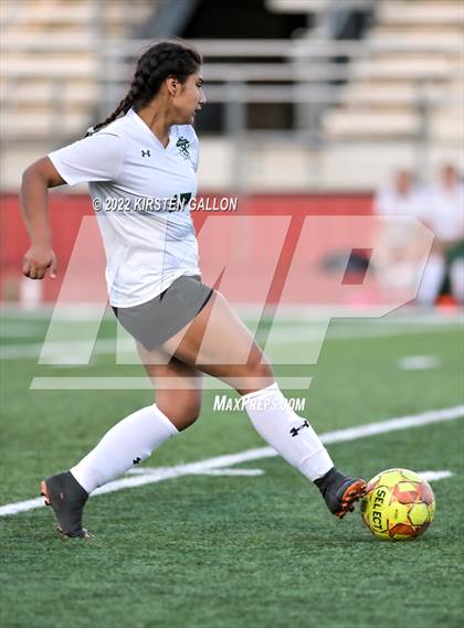 Thumbnail 3 in Carter-Riverside vs. Kennedale (UIL 4A Bi-District Playoff) photogallery.