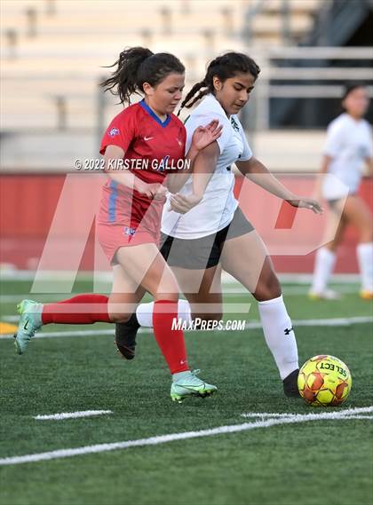 Thumbnail 3 in Carter-Riverside vs. Kennedale (UIL 4A Bi-District Playoff) photogallery.