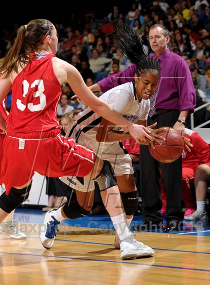 Thumbnail 2 in Windward vs. Mater Dei (CIF SoCal Open Division Regional Final) photogallery.