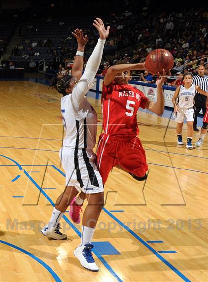 Thumbnail 2 in Windward vs. Mater Dei (CIF SoCal Open Division Regional Final) photogallery.