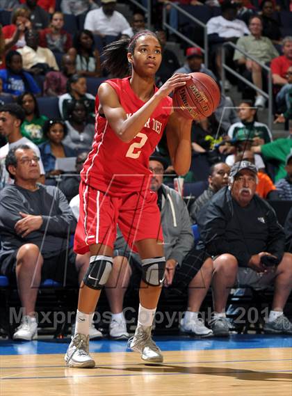 Thumbnail 1 in Windward vs. Mater Dei (CIF SoCal Open Division Regional Final) photogallery.