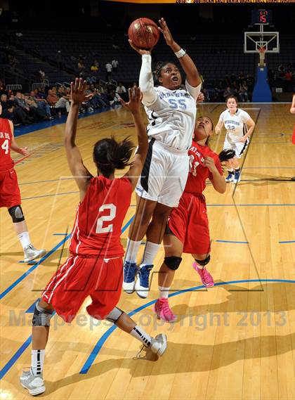 Thumbnail 3 in Windward vs. Mater Dei (CIF SoCal Open Division Regional Final) photogallery.