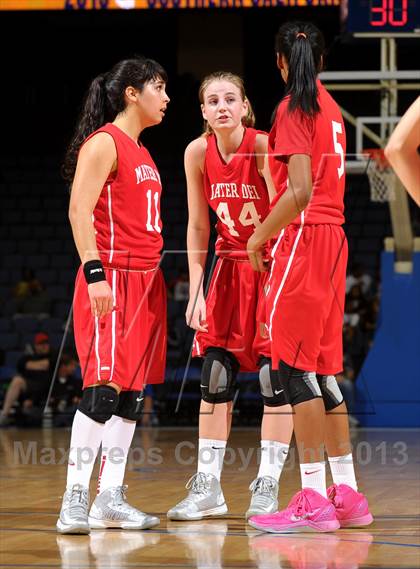 Thumbnail 3 in Windward vs. Mater Dei (CIF SoCal Open Division Regional Final) photogallery.
