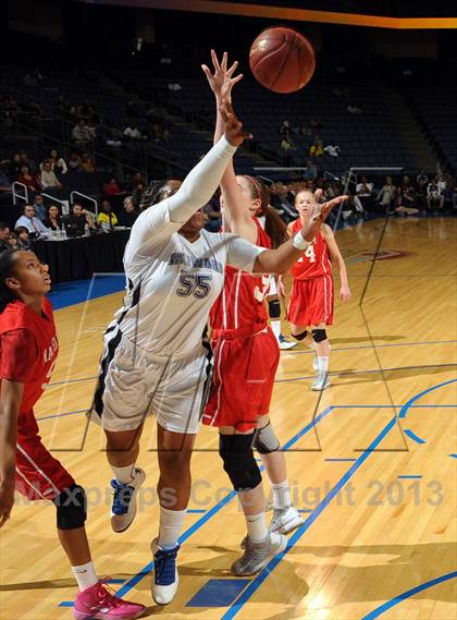 Thumbnail 1 in Windward vs. Mater Dei (CIF SoCal Open Division Regional Final) photogallery.
