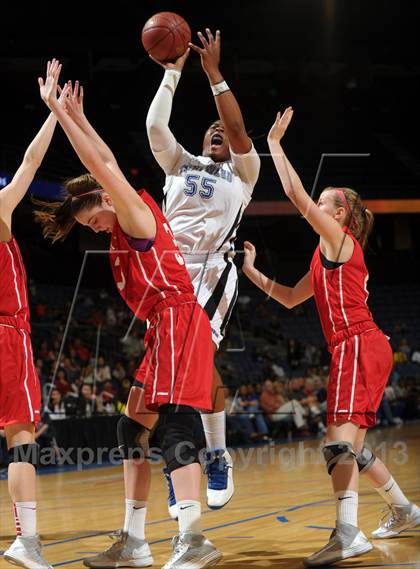 Thumbnail 3 in Windward vs. Mater Dei (CIF SoCal Open Division Regional Final) photogallery.